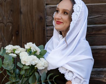 White lace mantilla, Elegant women’s headscarf with delicate embroidery, Traditional church shawl, Boho chic wrap