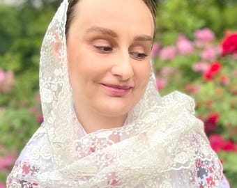 Elegant ivory embroidered lace chapel veil with floral pattern and tassels, Head covering for church, prayer or spiritual occasions