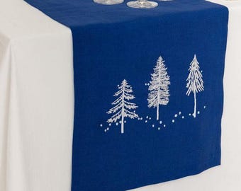 Camino de mesa navideño azul de 140 cm de largo, mantel bordado con diseño de árbol de Navidad, decoración navideña invernal, decoración navideña ecológica