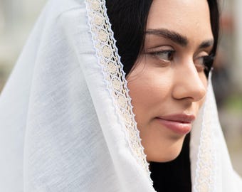 White lace chapel veil mantilla for bride, Modest wedding head covering, Lightweight hooded scarf wrap shawl, Handmade bridal accessory