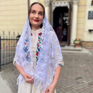 White floral embroidered lace chapel veil mantilla – Catholic church head covering with scalloped edge and tassel trim