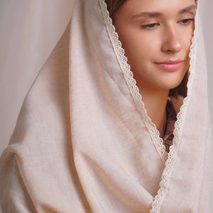 Natural beige linen church veil with delicate lace trim, Modest headscarf mantilla for women, Catholic orthodox prayer and liturgy wear
