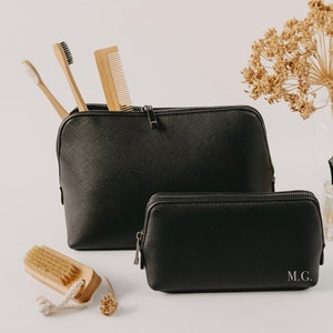 Personalisierter Kulturbeutel mit Initialen in schwarz | klein, groß & als Set | Kosmetiktasche | Kosmetikbeutel | Tales of Marley