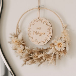 Personalized door wreath with dried flowers as a special wedding gift or housewarming gift with names from Tales of Marley