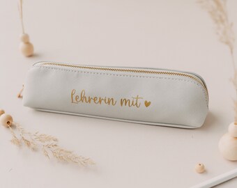 Mäppchen "Lehrerin mit Herz" | Mäppchen Lehrergeschenk | Etui als Dankegeschenk oder Abschiedsgeschenk Lehrer von Tales of Marley