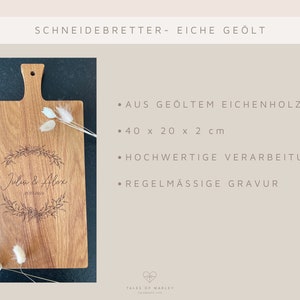 Personalisiertes Schneidebrett als Geschenk zur Hochzeit mit Name oder als Einzugsgeschenk für Paare & Familien Bild 3