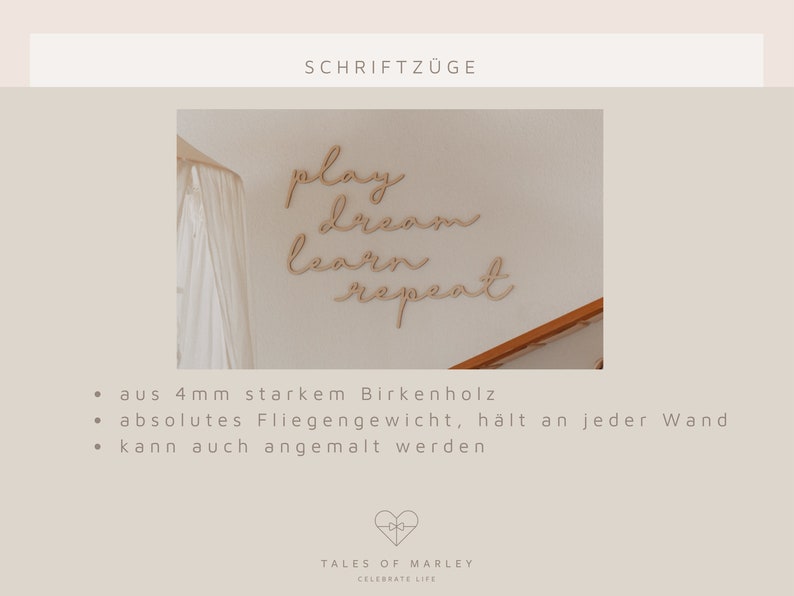 Puede incluir: Decoraci&oacute;n de pared de madera con las palabras "play dream learn repeat" en una fuente cursiva. La decoraci&oacute;n est&aacute; hecha de madera de abedul de 4 mm de grosor y es ligera, lo que la hace f&aacute;cil de colgar en cualquier pared. Tambi&eacute;n se puede pintar.