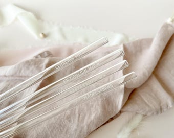 Personalisierter Glasstrohhalm mit Wunschgravur – Strohhalm mit Name aus Glas als kleines Mitbringsel o. Dankeschön Geschenk für Lehrer