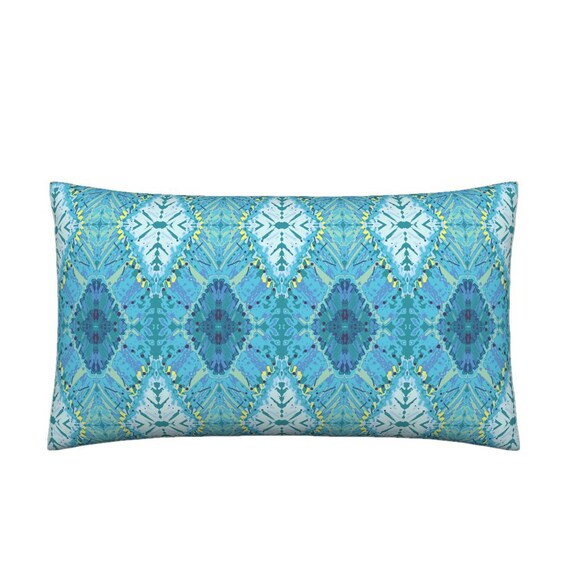 how to clean a decorative pillow
