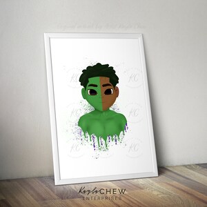 K&ouml;nnte beinhalten: Eine digitale Illustration eines jungen Jungen mit gr&uuml;ner und brauner Haut, die in der Mitte seines Gesichts geteilt ist. Der Hintergrund ist eine wei&szlig;e Leinwand mit violetten und gr&uuml;nen Spritzern.