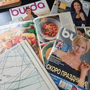 Zufallsset von burda Zeitschriften 2002-2009. Wenn du bestimmte Wünsche hast - schreib mir eine Nachricht - ich werde versuchen deine Wünsche zu erfüllen.