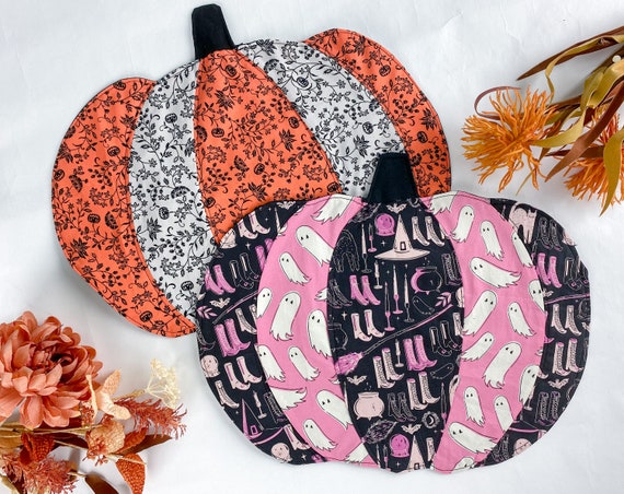 Halloween Decoration Fall Table Placemat. Halloween Decoration Fall Table Placemat.