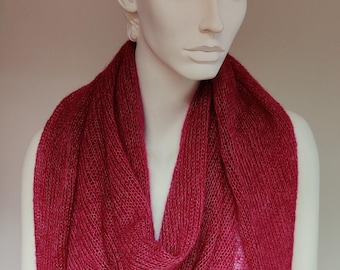 Triangular scarf berry