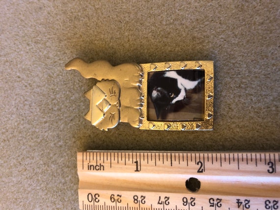 Cool Cat - Gold Tone Cat Pin View 3