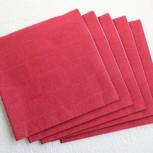 Tovaglioli bordeaux - Spessi a triplo velo - Set da 5 - Finitura grosgrain. Set di tovaglioli dai colori intensi.