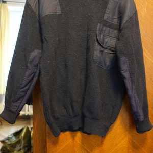 Original German Army pullover from 80s. In perfect condition. Navy blue wool blend!