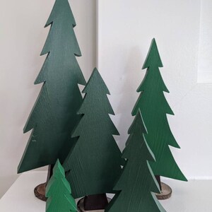 Choisissez votre finition Lot de 5 sapins de Noël décoratifs en bois En détresse, unie ou recouverte de neige Décoration de cabane rustique Plain Green