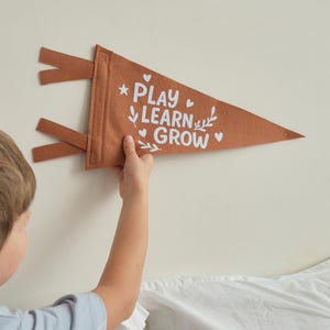 Play Learn Grow Felt Pennant, Inspirational Nursery Banner, Motivational Kids Decor, Nursery and Kids Room wall decor, Motivational Banner