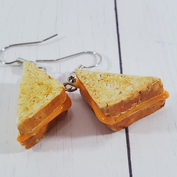 Boucles d’oreilles au fromage grillé, boucles d’oreilles au fromage, boucles d’oreilles sandwich, boucles d’oreilles déjeuner, bijoux alimentaires, charme alimentaire