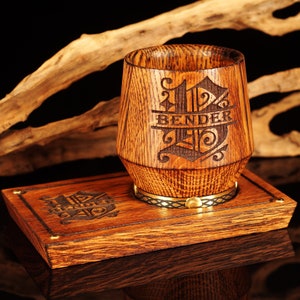 Custom Whiskey Glass, Oak whiskey glass with Stand, Tumbler, Personalized Groomsmen gift Engraved Gifts for Him, Scotch glass, Bourbon glass