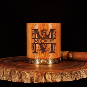 Personalisiertes Whiskey Rocks Glas, personalisierter Becher, Bourbon Scotch Glas, kundenspezifisches Glas, Trauzeugen Geschenk Geschenk für ihn, persönliches Monogramm