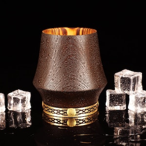 Personalisierter Eichen-Whiskybecher, personalisiertes Damen-Whiskyglas, Geschenk für Whisky-Liebhaber, Geschenk für sie, kundenspezifische Bourbon-Tasse, Mammageschenke