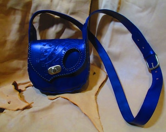 Sac à main bleu en cuir