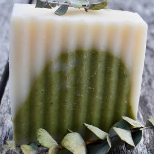 Sapone artigianale all&#39;eucalipto / Lavorato a freddo / Completamente naturale / Fatto a mano / Vegano / Cura della pelle sostenibile