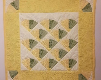 Grandmothers Fan Baby Quilt/Baby Wrap