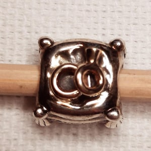 Retired Pandora Romantic Union bead