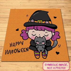 Könnte beinhalten: Ein Häkelmuster mit einer Cartoon-Hexe mit lila Haaren und einem schwarzen Hut, die eine graue Katze hält. Der Text "HAPPY HALLOWEEN" befindet sich in der linken unteren Ecke des Bildes.