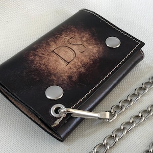 Cartera con cadena personalizada GRATIS con iniciales, nombres o gráficos, billetera de cuero de grano completo, billetera con cadena, excelente regalo para él, hecha a mano