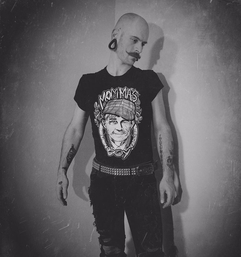 Ed Gein Momma es Boy T-Shirt | Etsy