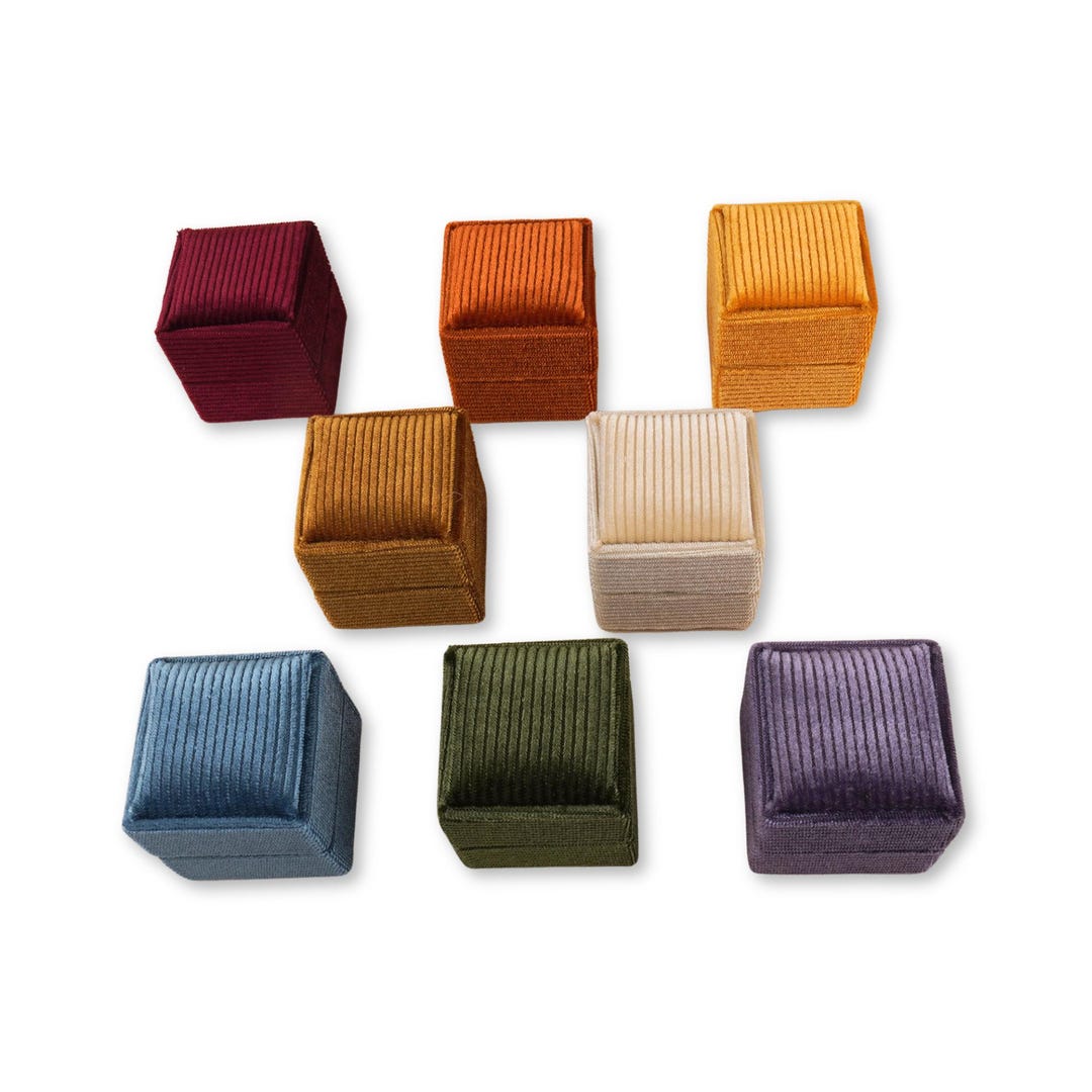 4 SQUARE BOXES WITH EARS visual data 8