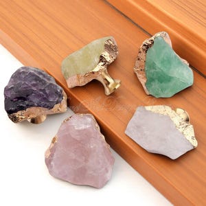 Gałka kryształowa/uchwyt z kamieni szlachetnych/uchwyt z rudy/gałka z półszlachetnego kamienia/uchwyty do szuflad/uchwyty do szafek/uchwyt do szafy/gałka do komody/okucia meblowe