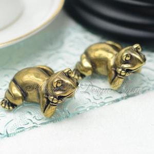 Brass Frog Knob Antique bronze Solid Brass Knob Kitchen Cabinet Handle Pull Knob Brass Drawer pull Dresser Handle Unique Furniture Hardware