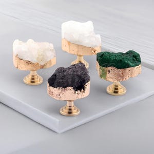 Crystal knob/gemstone handle/Ore handle/semi precious stone knob/Drawer Pulls/Cabinet Pulls/Wardrobe Pull/dresser knob/ Furniture Hardware