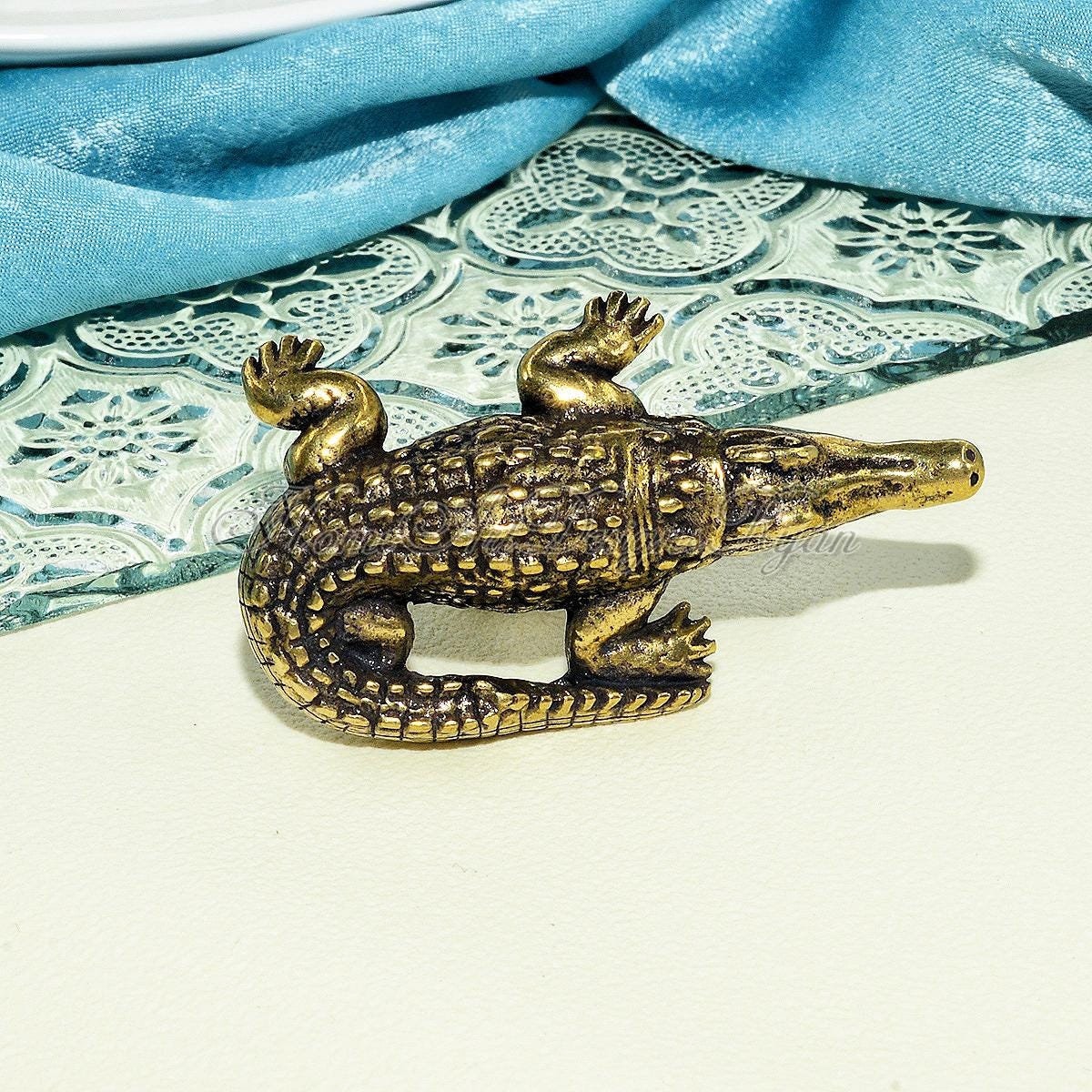 Loquet de porte d'armoire rustique en laiton massif à boulons crocodile (16 cm) Laiton poli - France