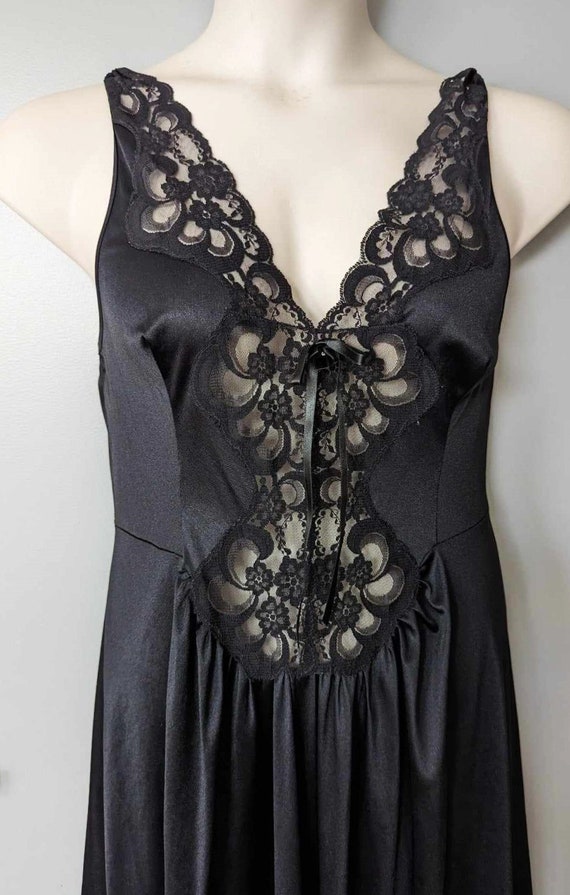 Vintage BLACK 'HILTON' GOWN for Day or Night Wear… - image 3