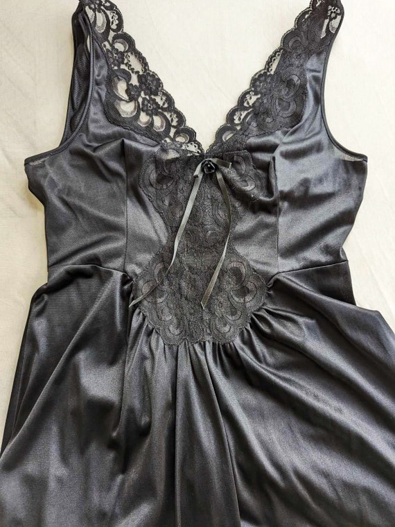 Vintage BLACK 'HILTON' GOWN for Day or Night Wear… - image 5