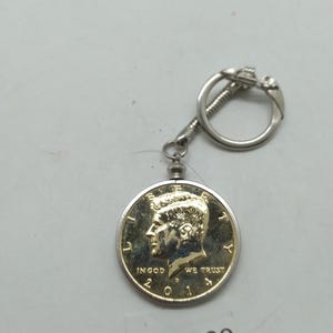 V3 BB8 25C809 2014 KENNEDY  HALF DOLLAR commemorative Keychain gold plated