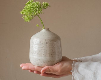 Ceramic Vase, Pottery Vase, Pot for Flowers, Modern Pottery, White Vase, Bud Vase, Unique Ceramics, Pottery Gift, Stoneware Vase, Handmade