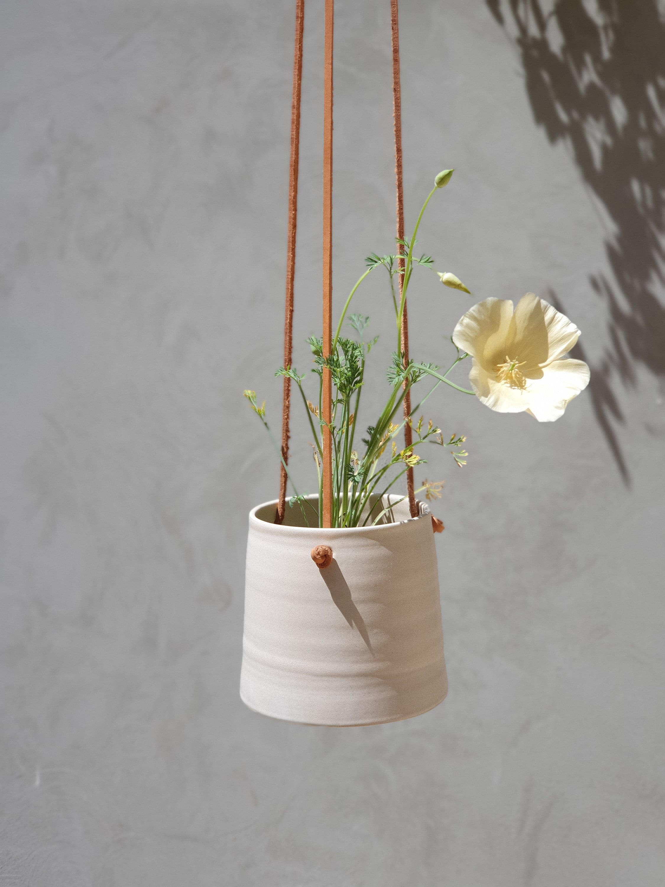 Jardinière Suspendue Blanche Faite à La Main avec Sangles en Cuir, Poterie Minimaliste Suspendue, Ja