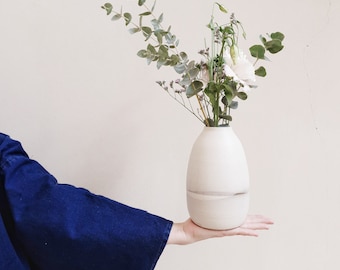 Keramik Vase, Keramik Vase, Vase für Blumen, Moderne Vase, Keramik Geschenk, weiße Vase, Minimalistische Vase, Rustikale Keramik, Steinzeug Vase, Unikat