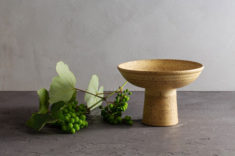 Stor piedestalskål, fruktskål med hög fot, stor keramisk skål i mitten, elegant och elegant serveringsfat för speciella tillfällen och högtider bild 2