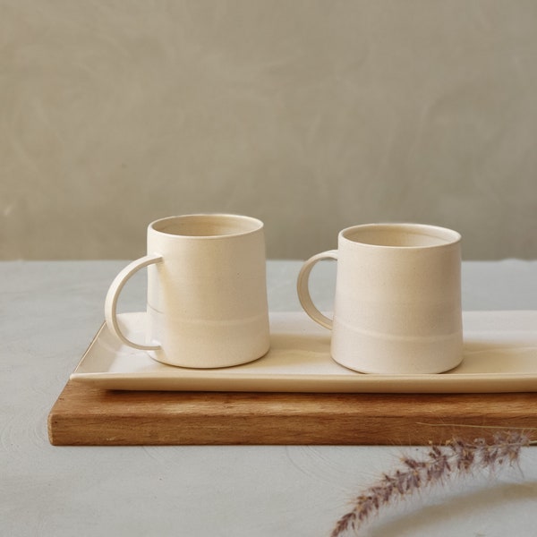 2 tazas grandes de cerámica blanca mate con asas, dos tazas de cerámica, taza de gres de café / té, tazas de café de color natural, juego de tazas modernas