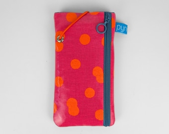Custom-made mobile phone case with additional zippered pocket