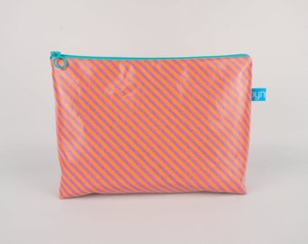 Cosmetic bag