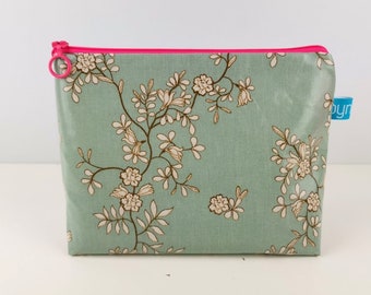 Cosmetic bag