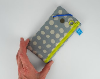 Custom-made mobile phone case with additional zippered pocket